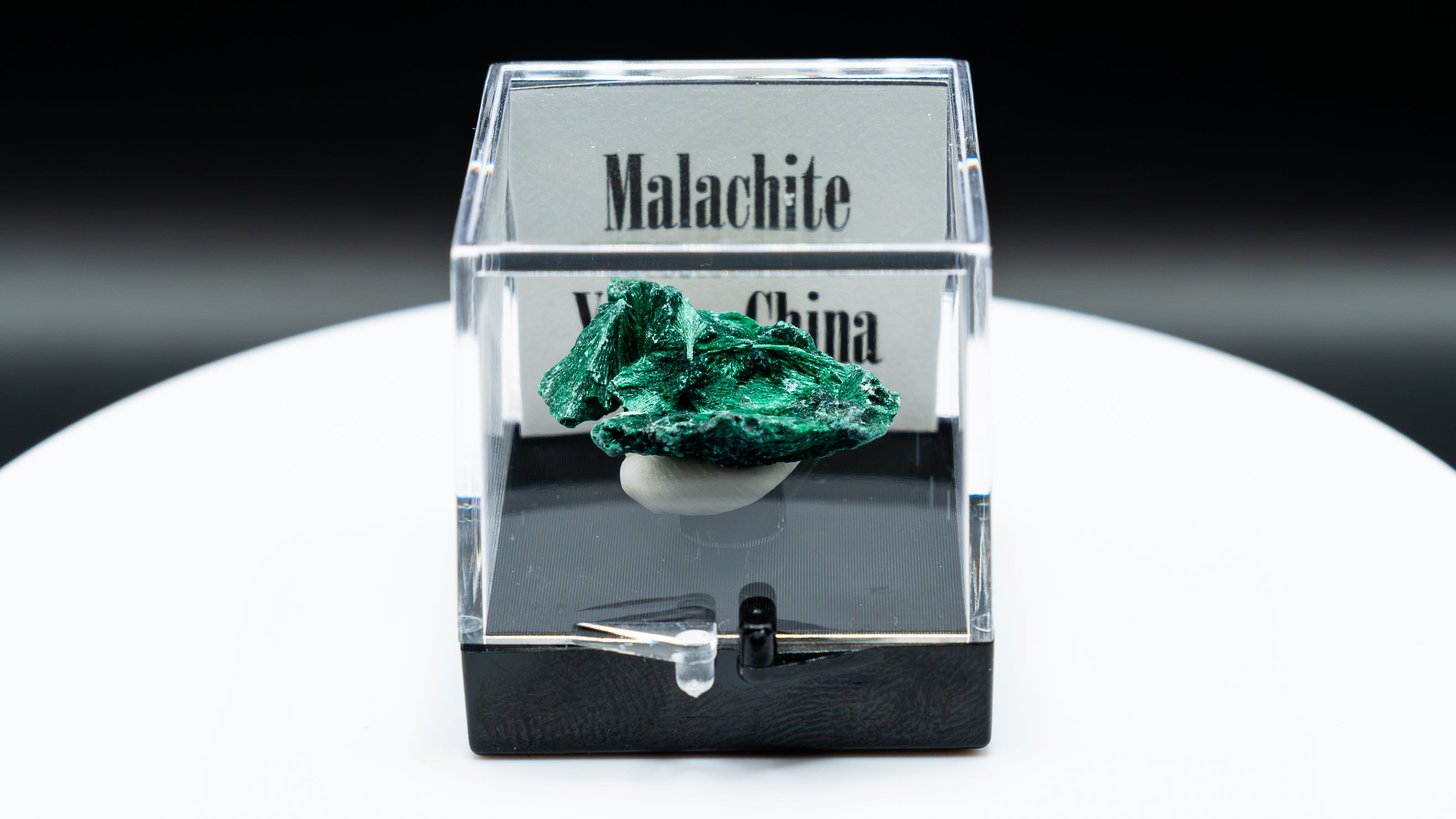 Malachite Crystal Specimen – Yindu, China | Perky Box Display